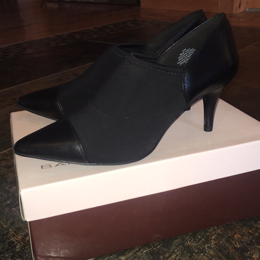 NEW never been worn Bandolino heel